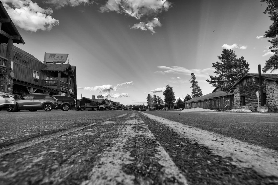 Black & White — photograph 4 of 44